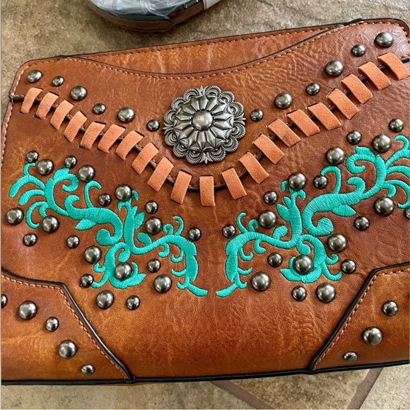 Embroidered Western Leather Bag - Picture 9 of 12